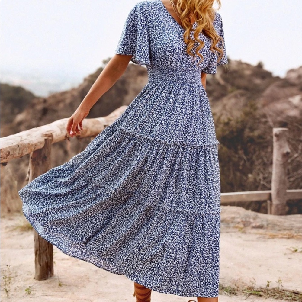 Floral print ruffle hem maxi dress - Picture 3 of 4